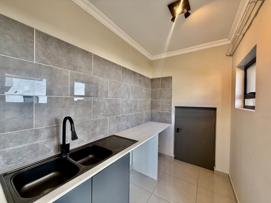 To Let 4 Bedroom Property for Rent in Melodie North West